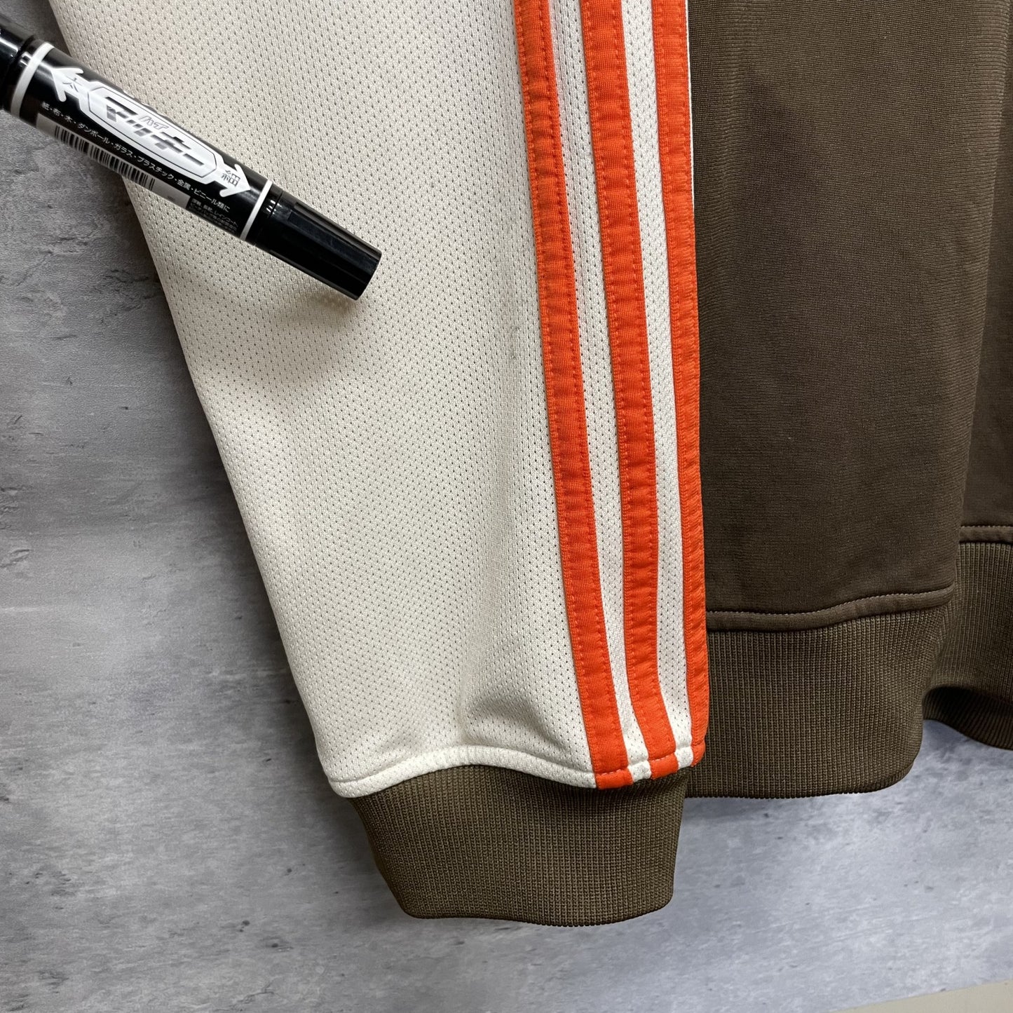 00s vintage 古着 ビンテージ アディダス adidas トラックジャケット 胸元ロゴ ストリート スポーツ