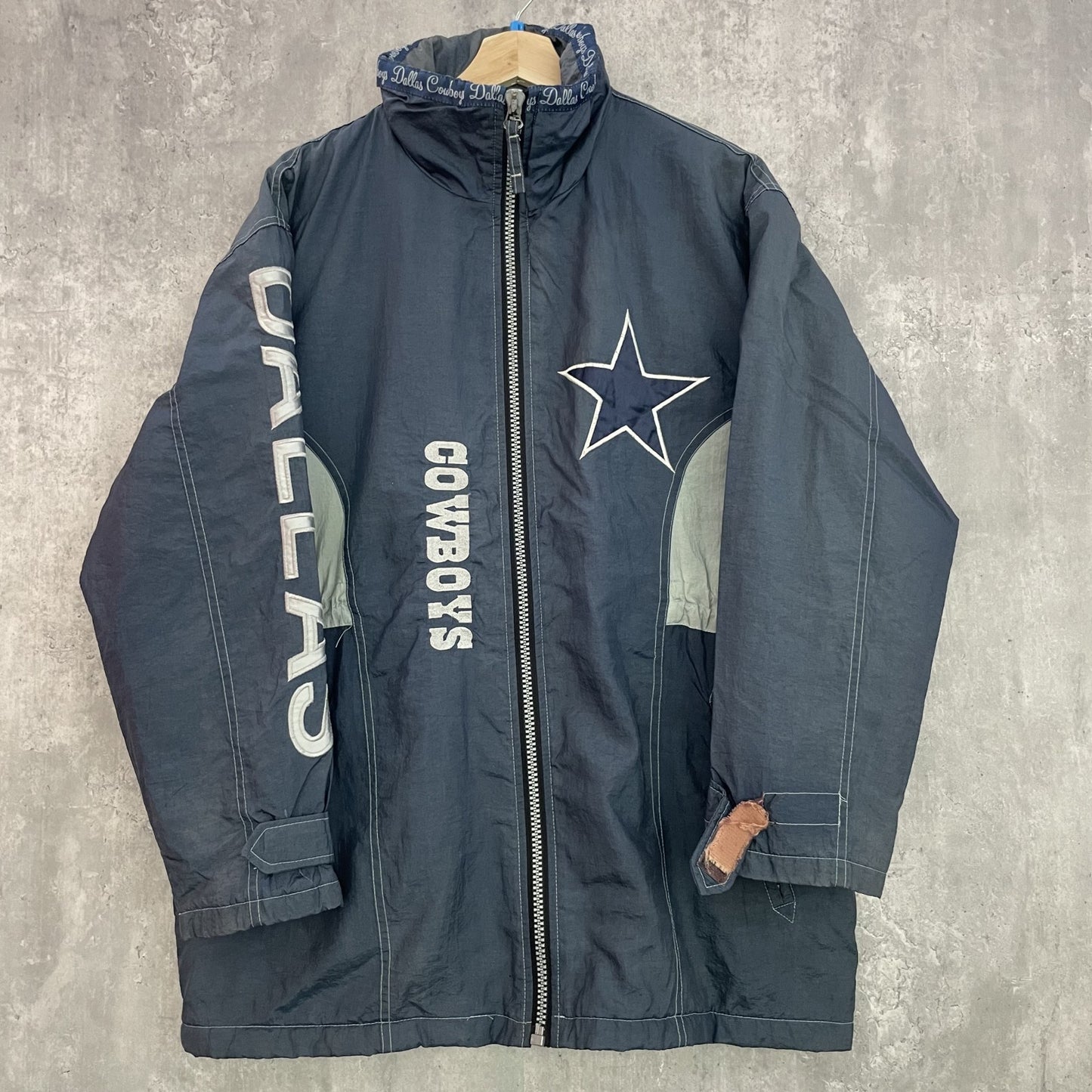 vintage 古着 ビンテージ ナイロンジャケット COWBOYS ドローコード付 ツートン ストリート オーバーサイズ 刺繍ロゴ フルジップ