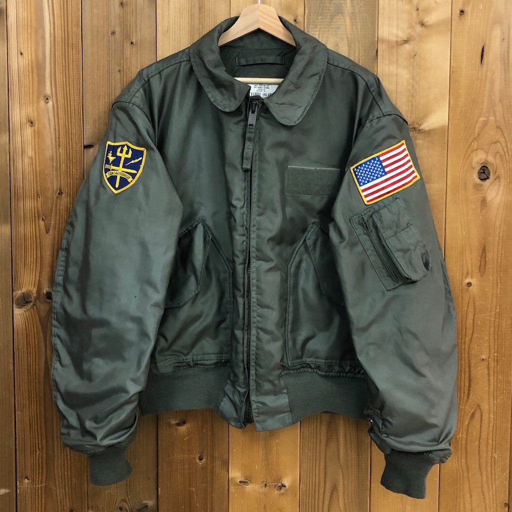 s vintage U.S.A.F. 米空軍 CWU フライトジャケット ワッペン 袖ダメージ