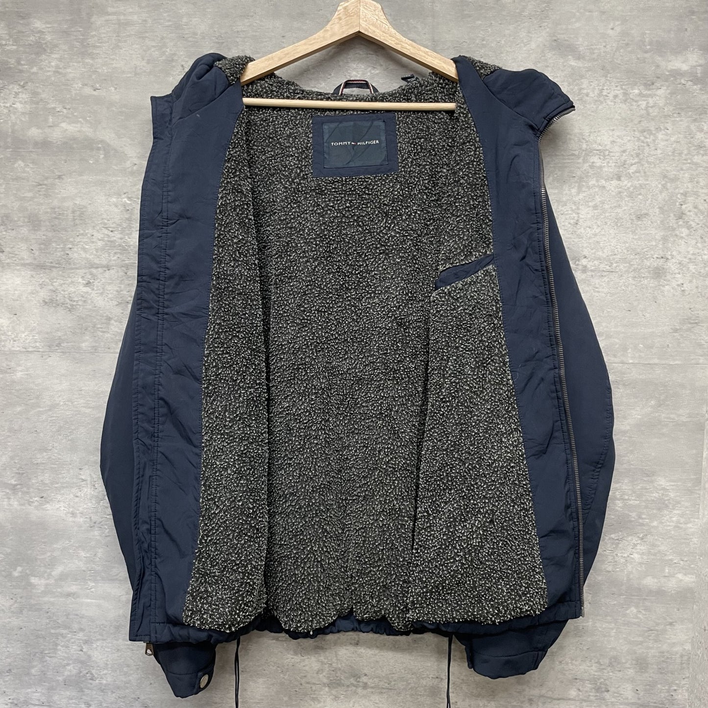 00s vintage 古着　ビンテージ　トミーヒルフィガー　TOMMYHILFIGER フード付　フルジップ　胸元ロゴ　カジュアル