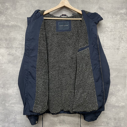 00s vintage 古着　ビンテージ　トミーヒルフィガー　TOMMYHILFIGER フード付　フルジップ　胸元ロゴ　カジュアル