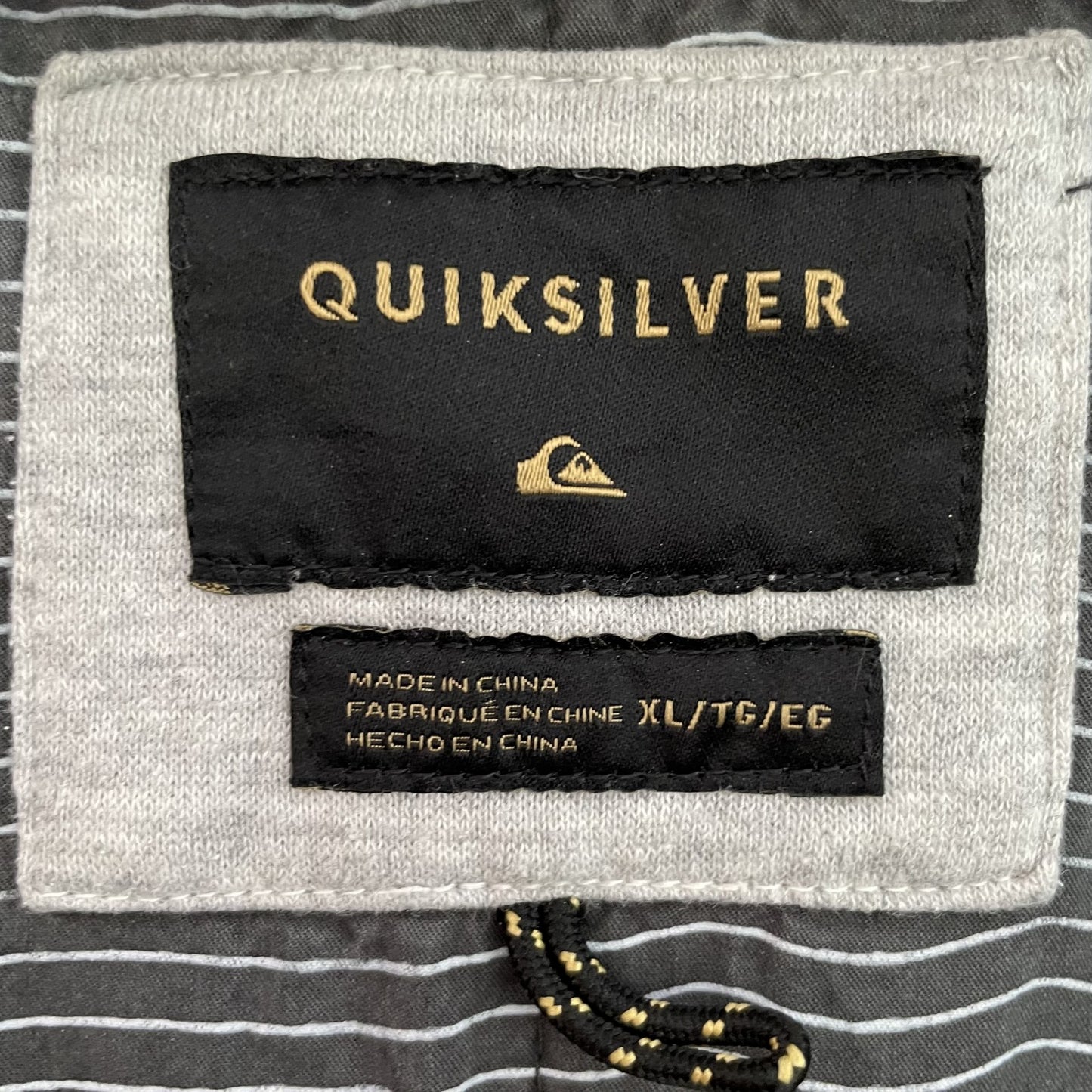 00s vintage 古着　ビンテージ　QUIKSSILVER フルジップ　刺繍ワッペン　カジュアル