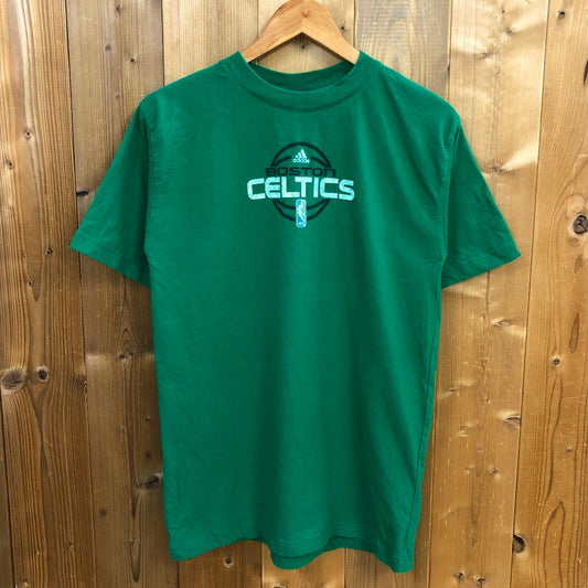 adidas アディダス Boston Celtics ボストンセルティックス プリントTシャツ 半袖 カットソー