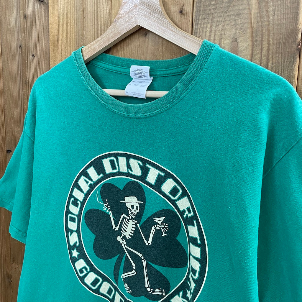 GILDAN SOCIAL DISTOTION St Patrick's DAY Tシャツ 半袖 カットソー バンドTシャツ