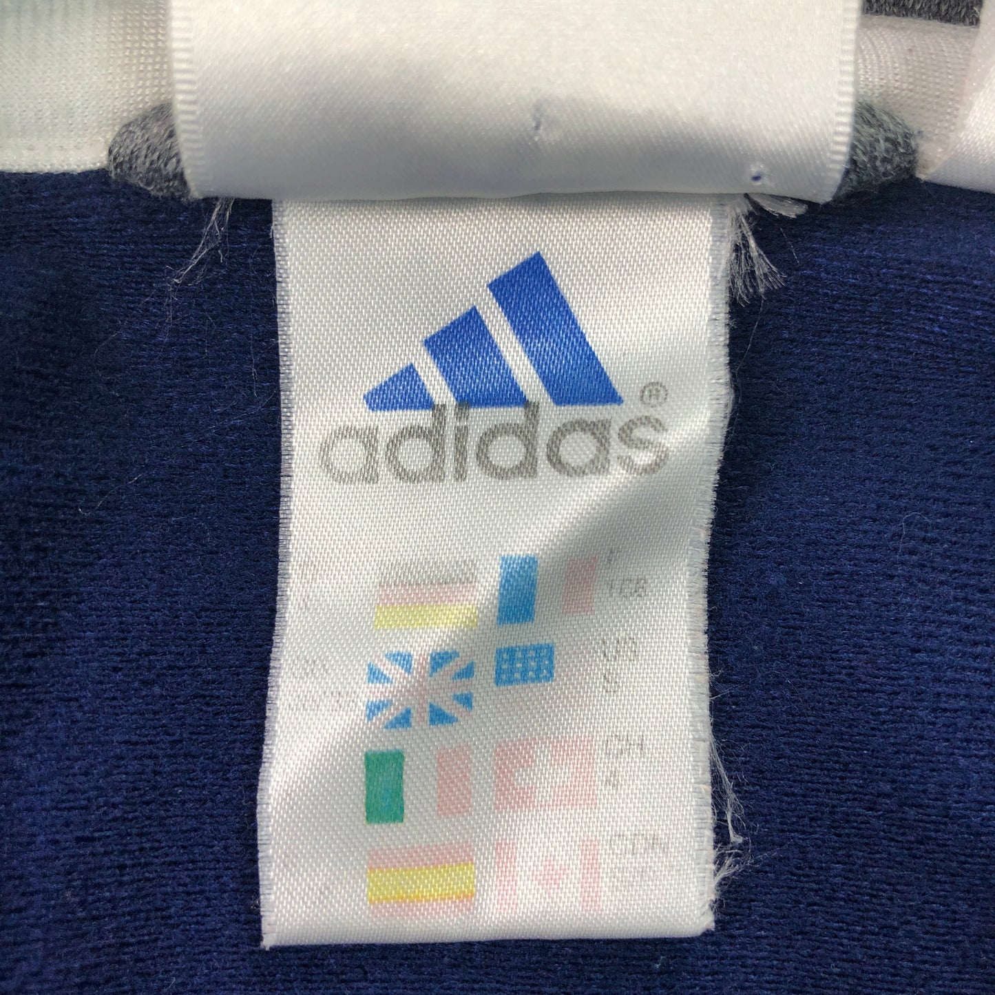 90s adidas アディダス 万国旗タグ ナイロンジャージ 刺繍